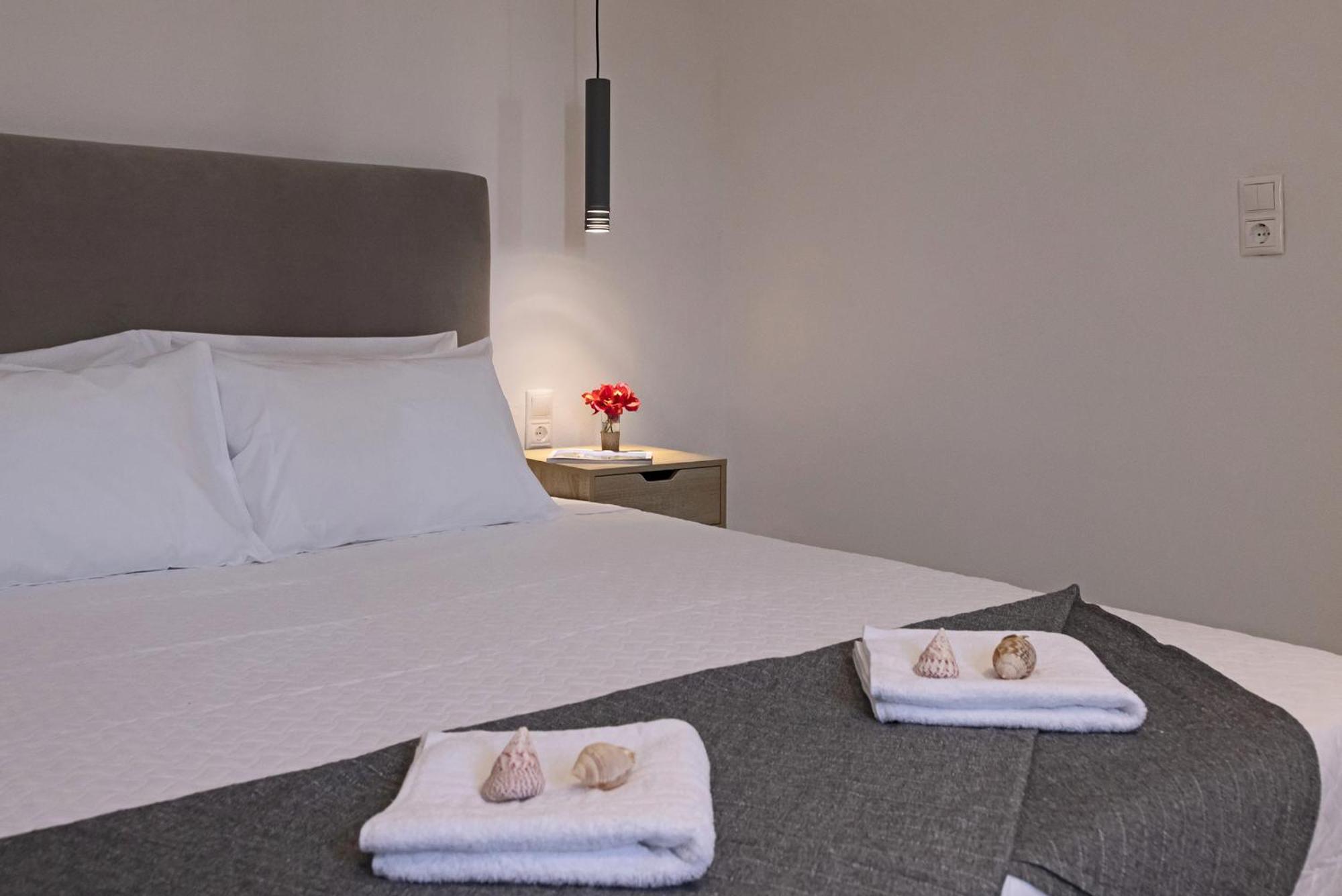 Chrysonisos Suites With Sunset & Seaviews Near Kini מראה חיצוני תמונה