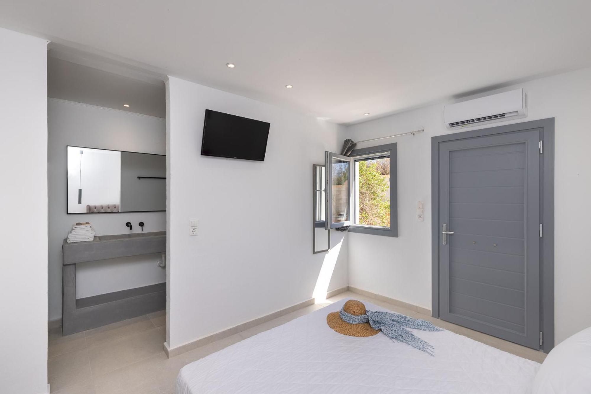 Chrysonisos Suites With Sunset & Seaviews Near Kini מראה חיצוני תמונה
